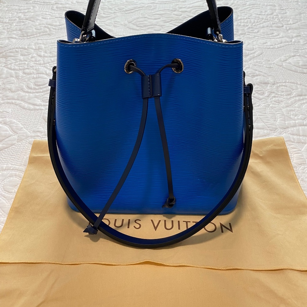 Authentic Louis Vuitton NeoNoe MM Epi Bucket Bag (M55935)
